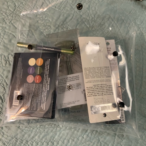 Makeup Bundle - Picture 2 of 2